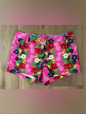 MACBETH COLLECTION by Margaret Josephs Pineapple Floral shorts EUC